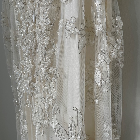 PNINA TORNAI 🤍 WEDDING GOWN - Picture 4 of 16